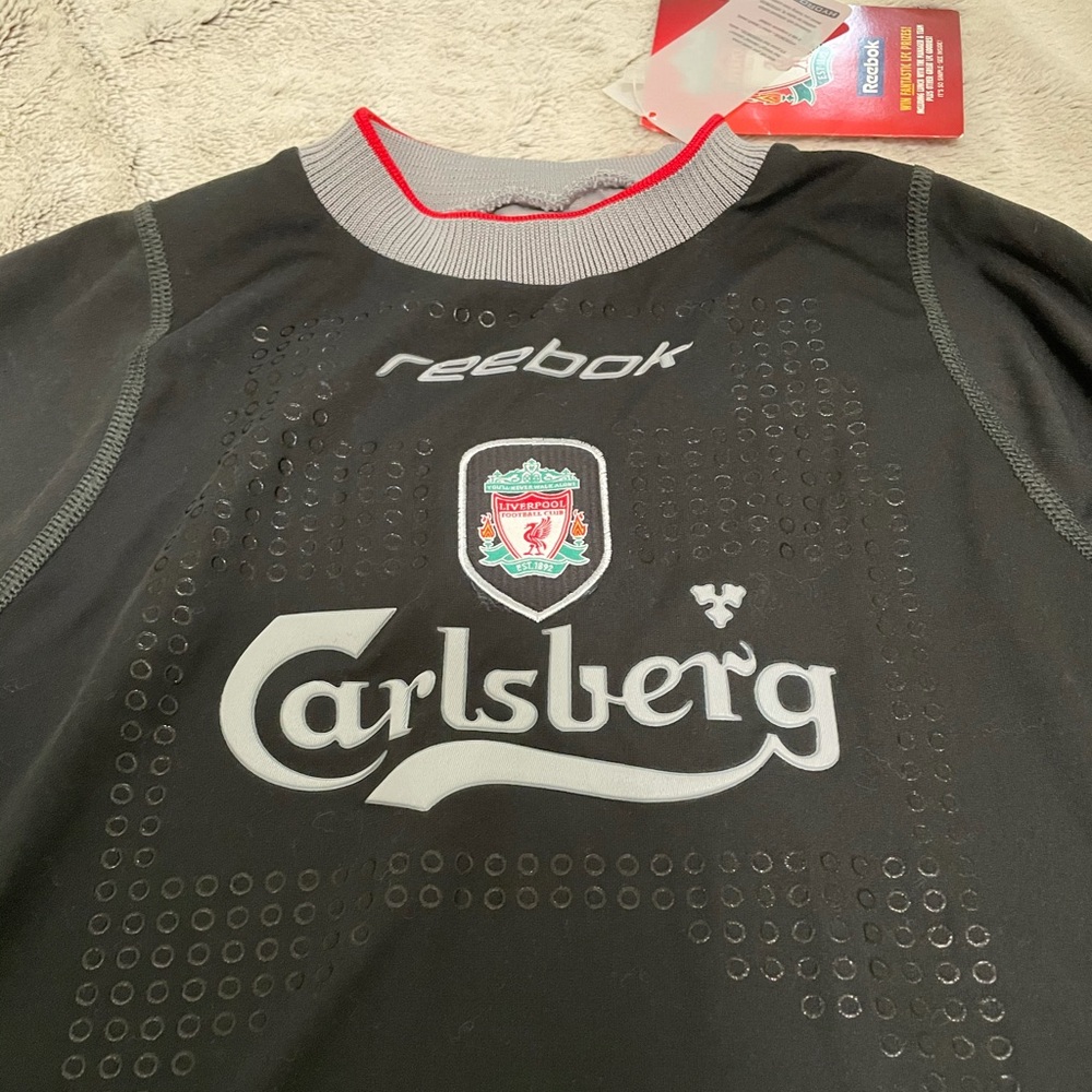 Boys Reebok Liverpool jersey - Picture 3 of 15